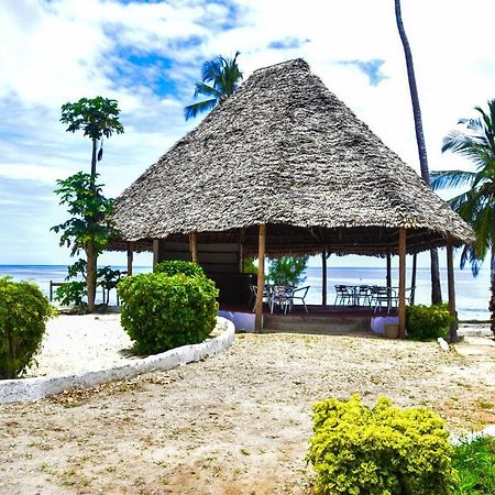 Coconut Tree Village Beach Resort Уроа Екстер'єр фото