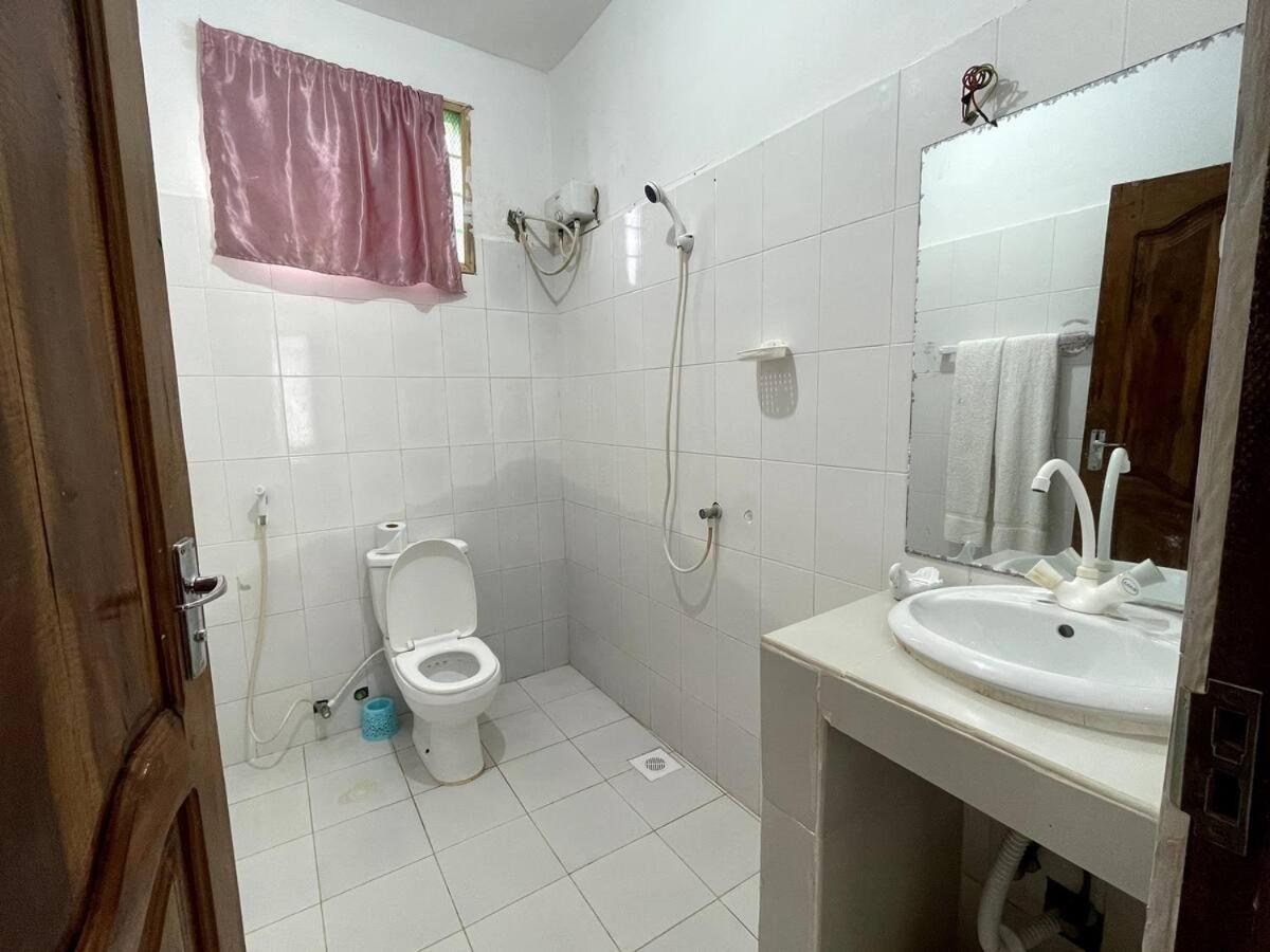 Coconut Tree Village Beach Resort Уроа Екстер'єр фото