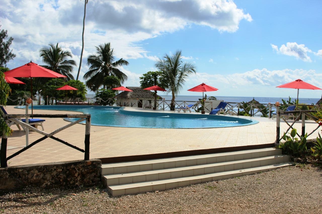 Coconut Tree Village Beach Resort Уроа Екстер'єр фото